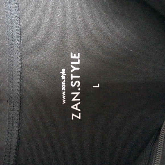 Mens 1/4 zip top - Picture 4 of 5